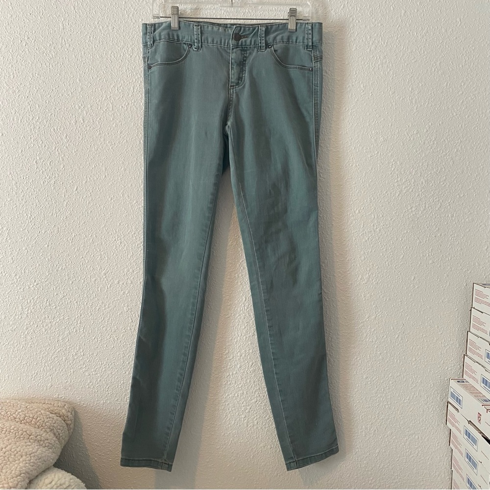 a1983-B3 - Free People - Size 27 Woman Bottoms ~ Jeans & Blue Color, Green